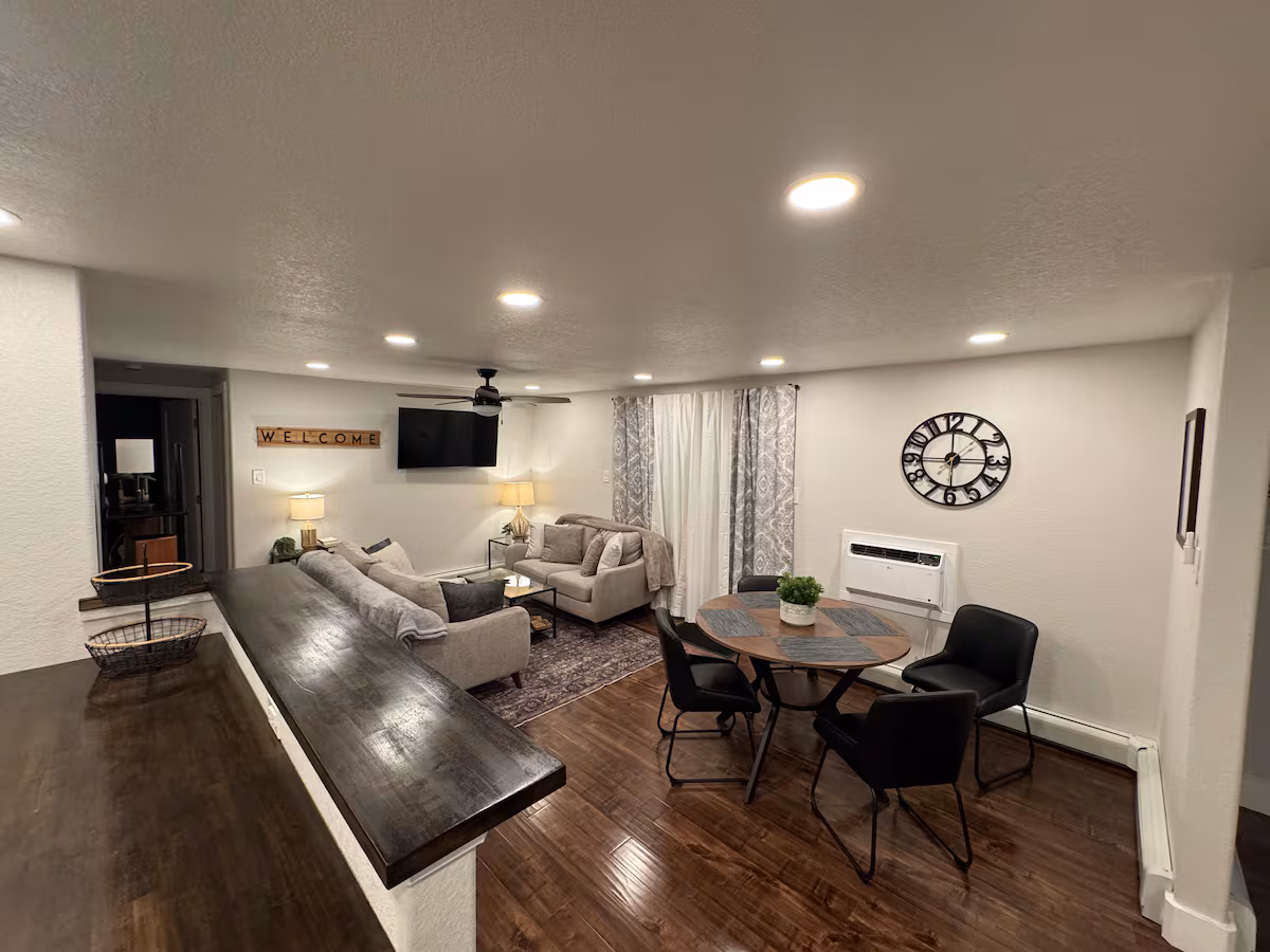 Cozy Condo by the City
